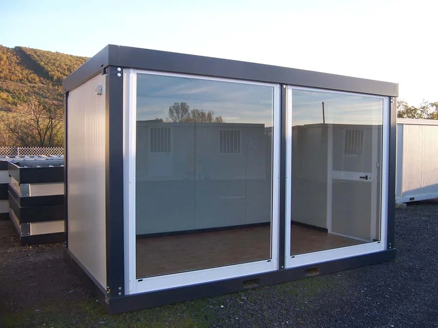 Contenedor Helsinki de 4,8 x 3,5 metros. Ideal como bungalow deportivo, taller, oficina de producción, oficina adicional, oficina de ventas o sala de reuniones.